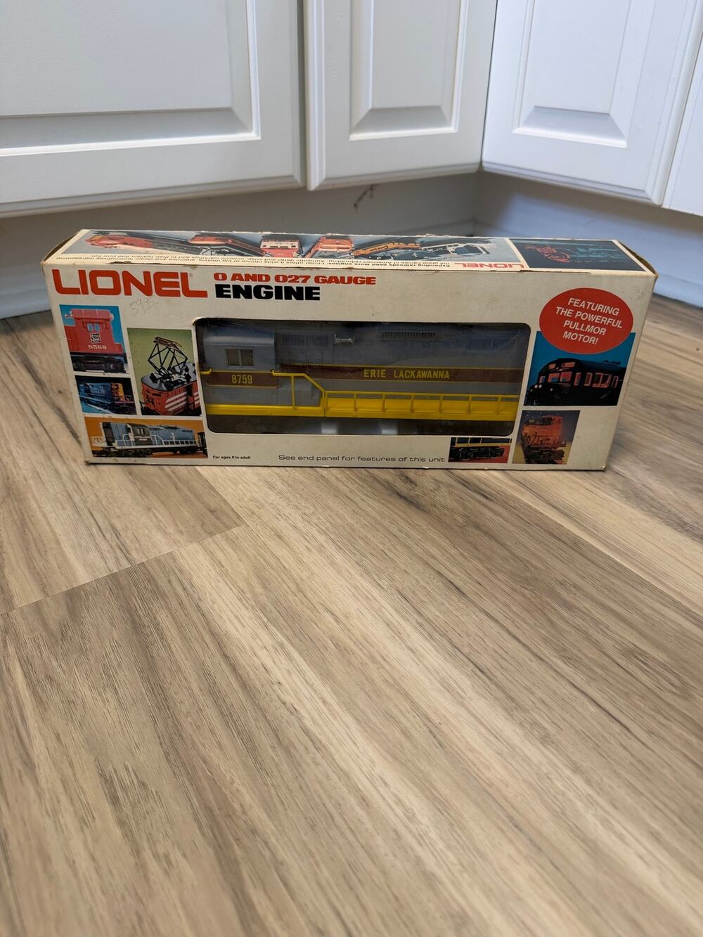 Lionel 6-8759 O Gauge Erie Lackawanna GP-9 Diesel Locomotive #8759